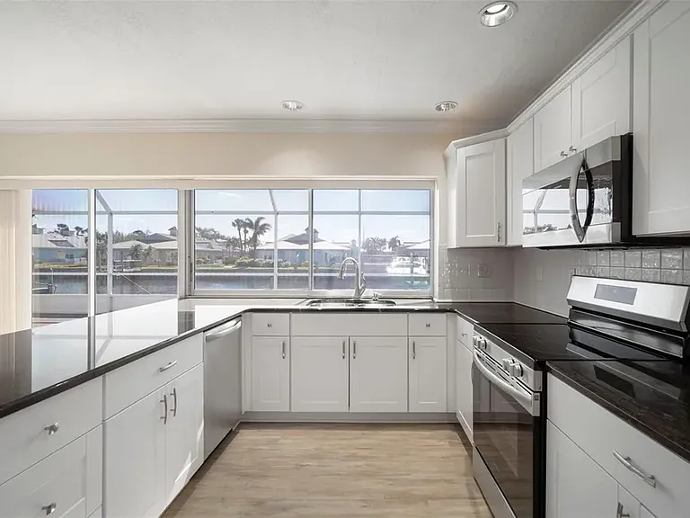 910 Spindle Palm Way — Photo 32