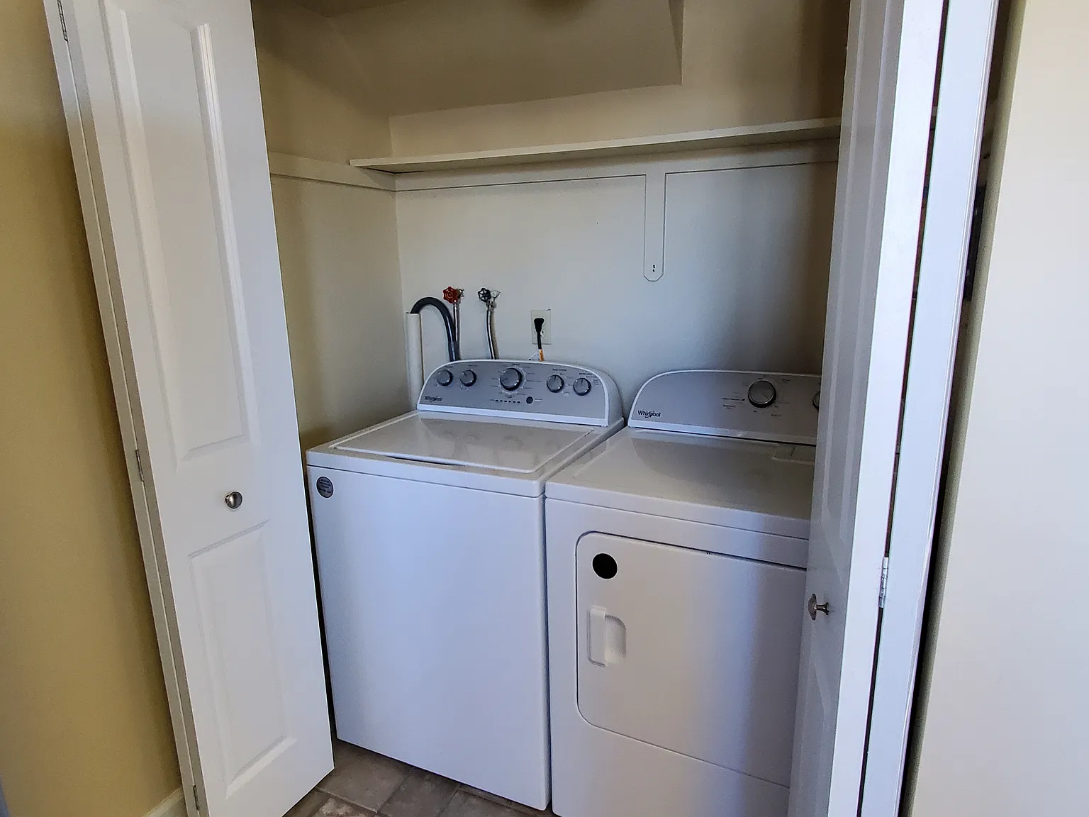 2 bed, 1.5 bath, 1450 sqft, $1,700 — Photo 3
