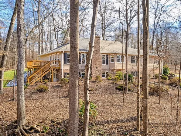 109 Normandy St, Boonville, NC 27011