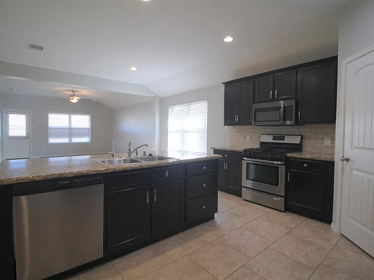 3410 McDonough Way — Photo 8