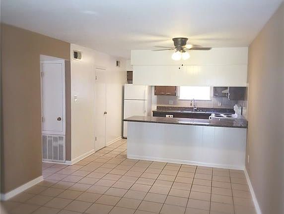 3rd image of 710 Carrollton Ave APT B