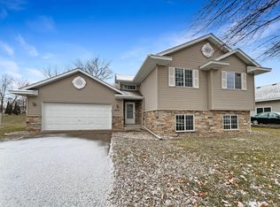 1303 Roberts Rd, Buffalo, MN 55313