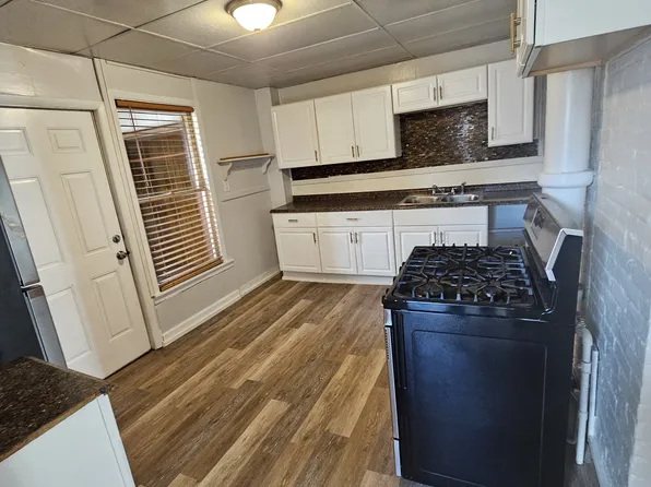 399 1st St #2, Troy, NY 12180