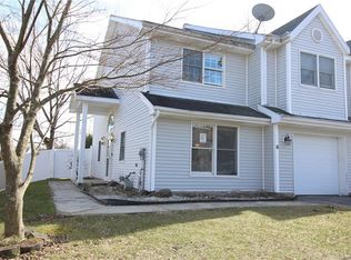 6 Cambridge Ct, Highland, NY 12528