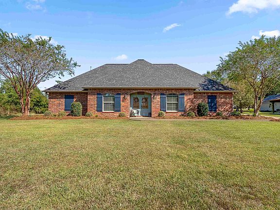 2nd image of 890 Amber Cir
