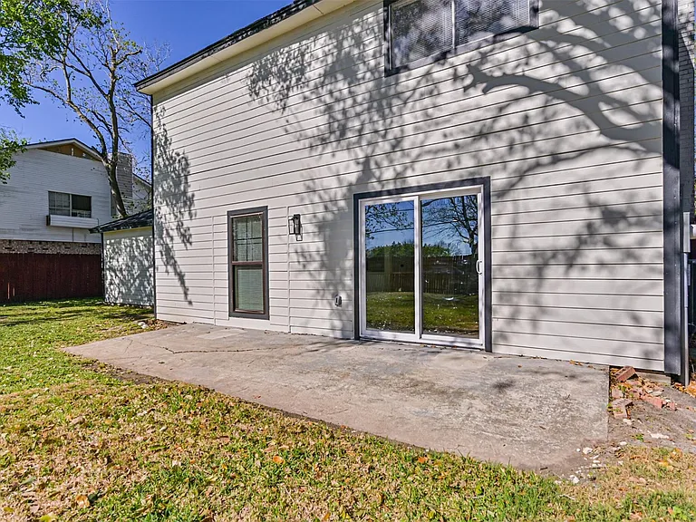 425 E Castle Harbour Dr — Photo 25