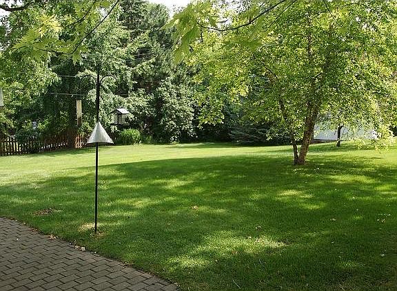 5th image of 765 Redwood Ln