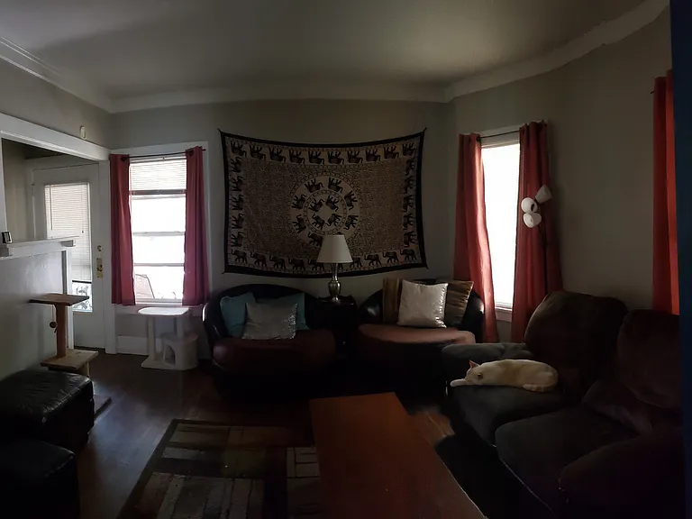 1004 Harvard St — Photo 4