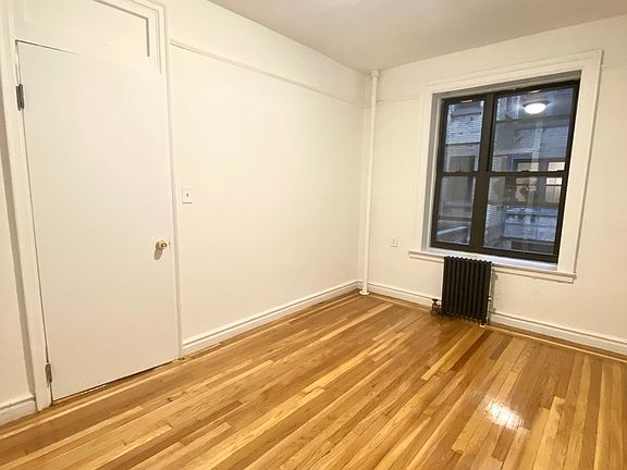 3rd image of 330 E 52nd St #111