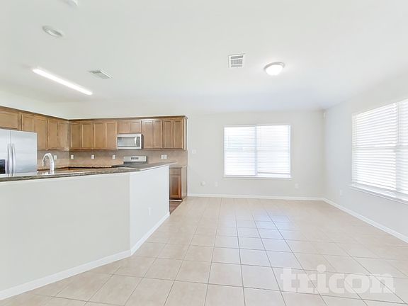 4th image of 3126 Lake Breeze Ln