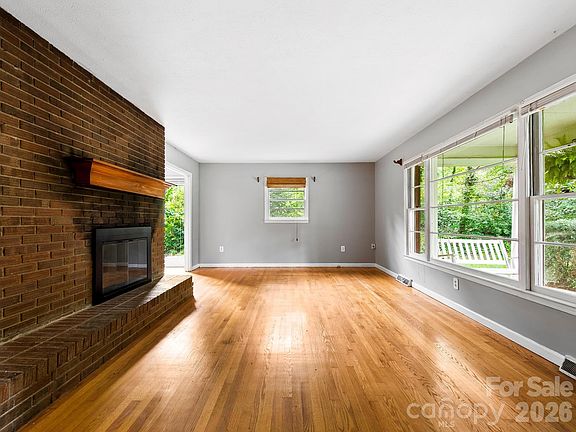 5th image of 48 Faircrest Rd