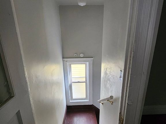 3rd image of 6409 Quimby Ave Floor 2