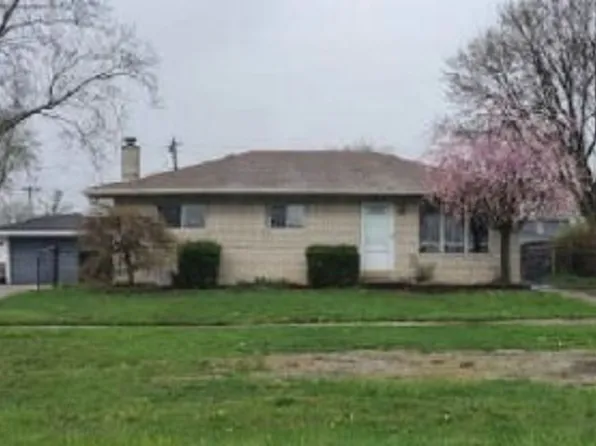 35247 Kelly Rd, Clinton Township, MI 48035