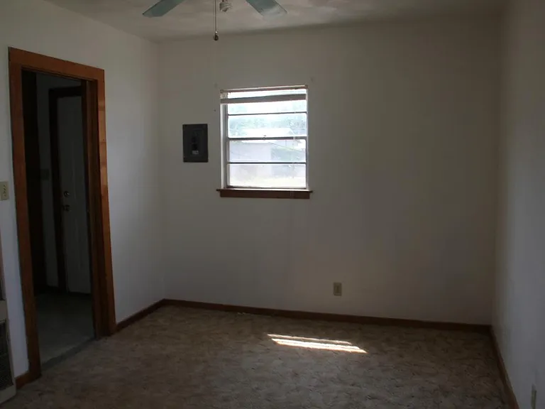 817 W University Dr — Photo 5