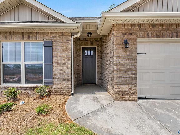 2nd image of 4028 Rockland Cir SE