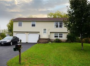 106 Heather Ln, Scottsville, NY 14546