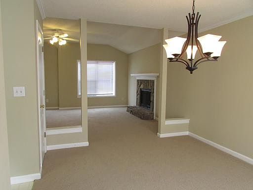 5th image of 1096 Berkley Dr