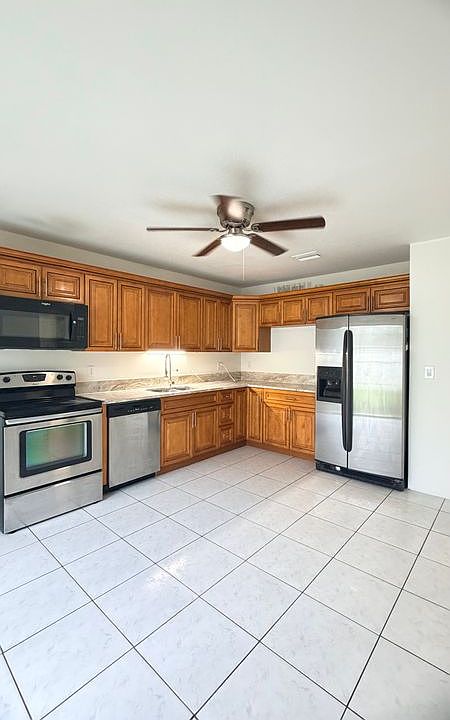 2nd image of 1123 S 14th Pl