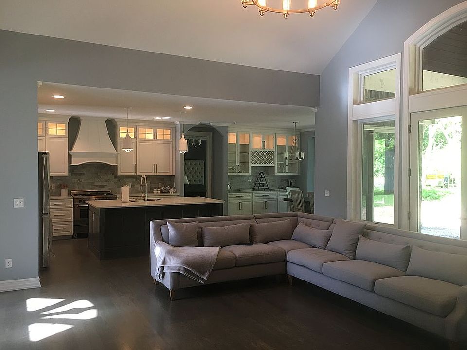 2nd image of 858 Driftwood Ave