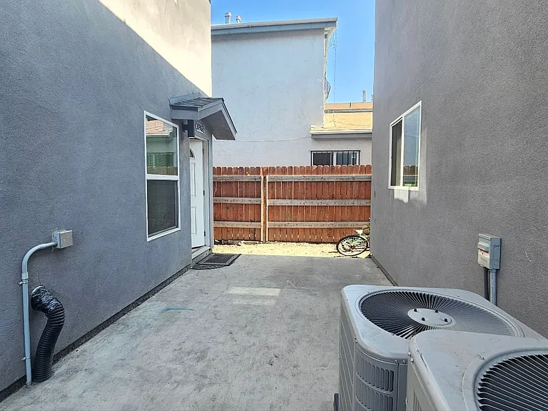 AVALON (10960) — Photo 101