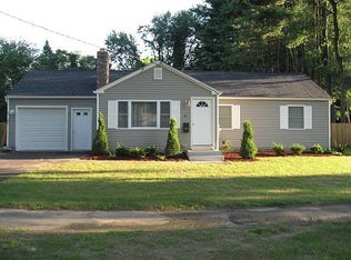 21 Raymond Cir, Agawam, MA 01001