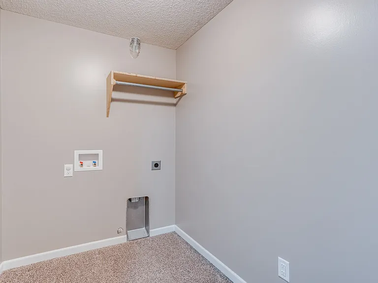 1054 E Karla Ct — Photo 30