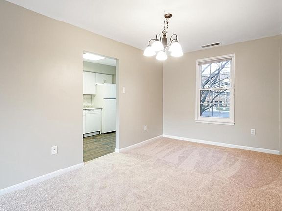 4th image of 732 Quince Orchard Blvd #10