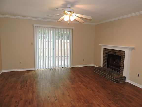 4th image of 3155D Belle Meade Dr