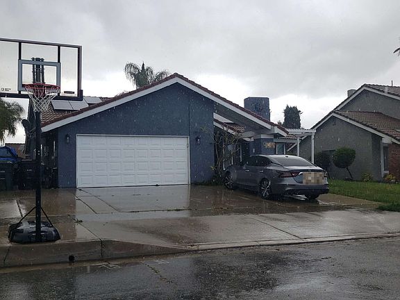 2nd image of 2621 S Fern Ave