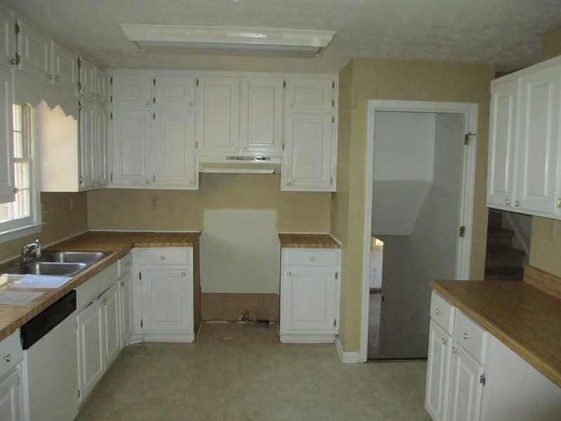 2nd image of 2682 Marcia Dr