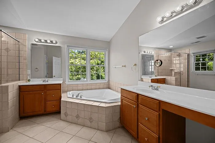 2307 Keara Way — Photo 14