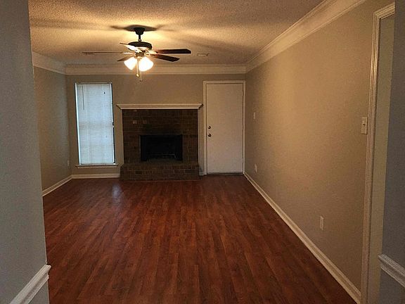 2nd image of 6418 Fawn Hollow Cres S