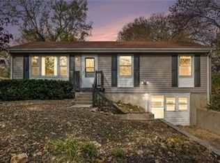 8016 E 75th St, Kansas City, MO 64133
