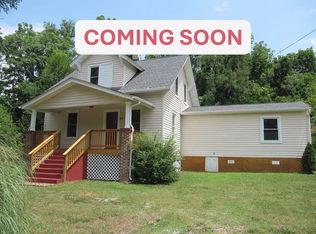 2141 Hollins Rd NE, Roanoke, VA 24012