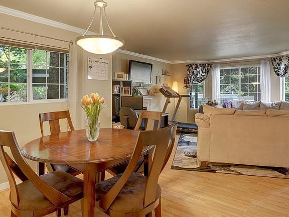 2nd image of 10015 NE 120th Ln