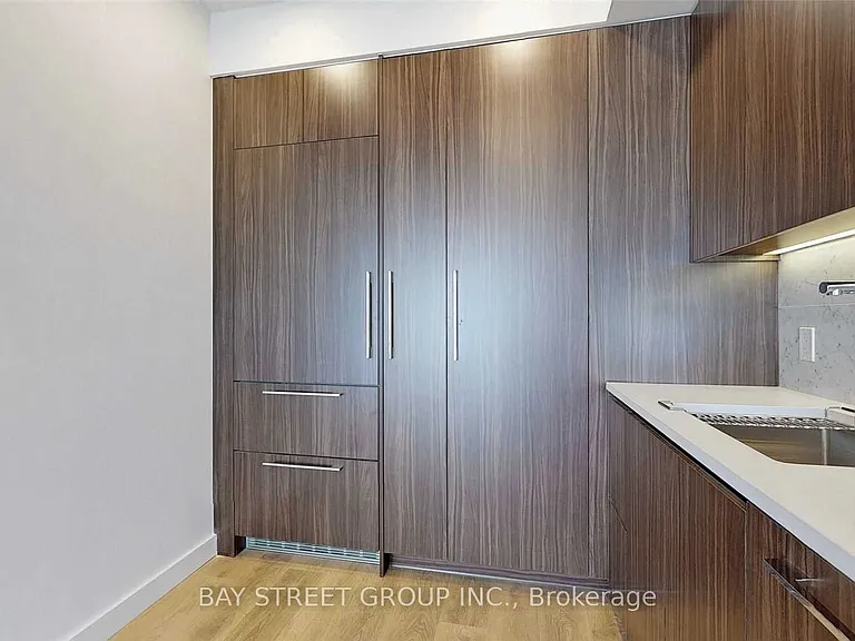 95 McMahon Dr #1212 — Photo 11