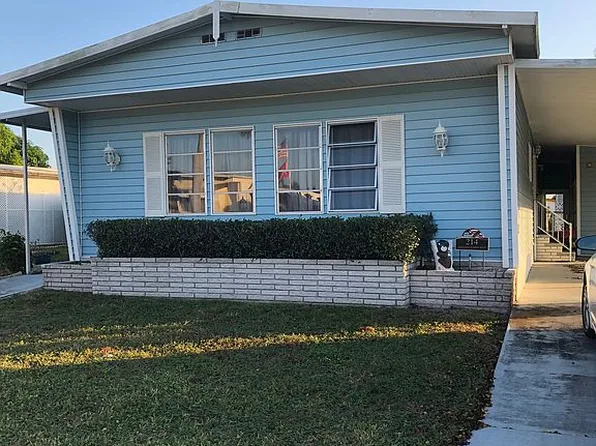 214 48th Avenue Dr W, Bradenton, FL 34207