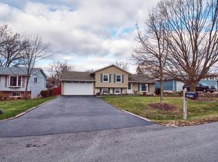 28W738 Barnes Ave, West Chicago, IL 60185