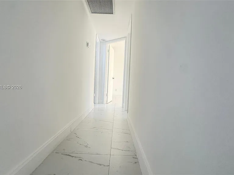 18151 NE 31st Ct #707 — Photo 16