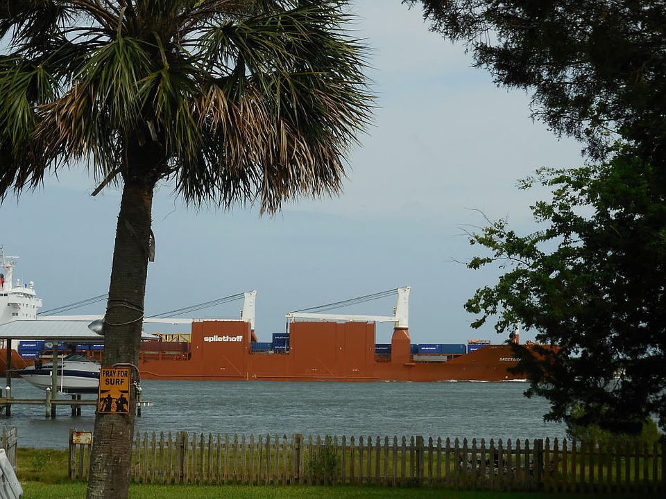 1st image of 9140 Heckscher Dr