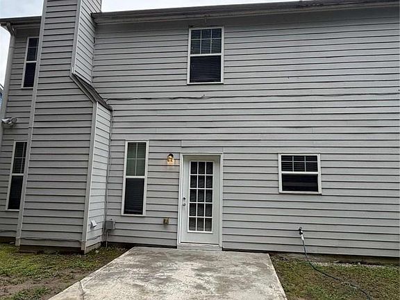 2nd image of 4320 Savannah Ln