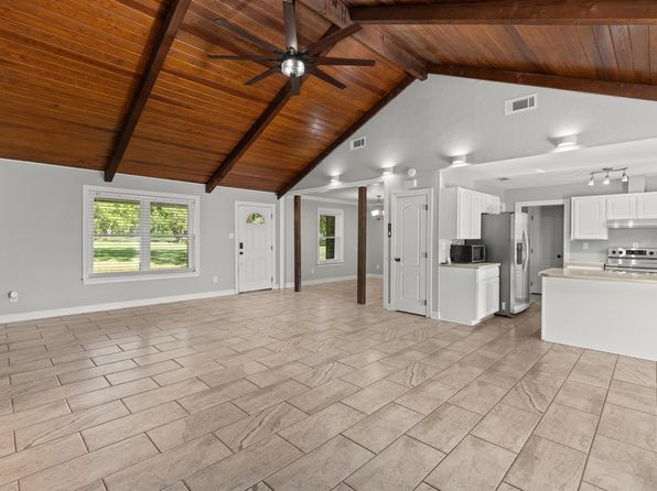 300 Shadow Ridge Dr, Bossier City, LA 71112