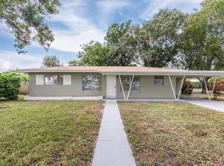 811 W Country Club Cir, Plantation, FL 33317