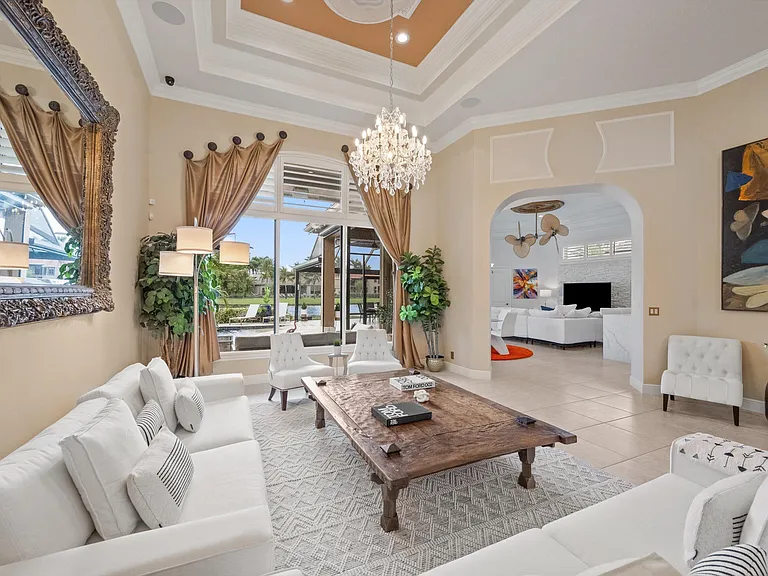 10771 Versailles Blvd — Photo 7