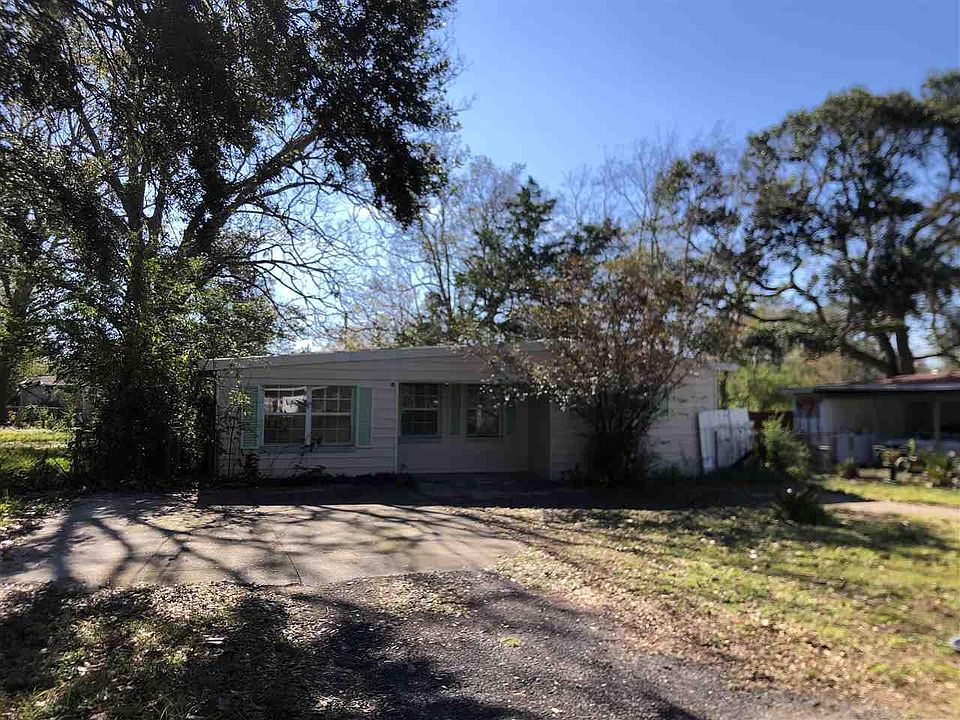 1st image of 15 Carey Ave