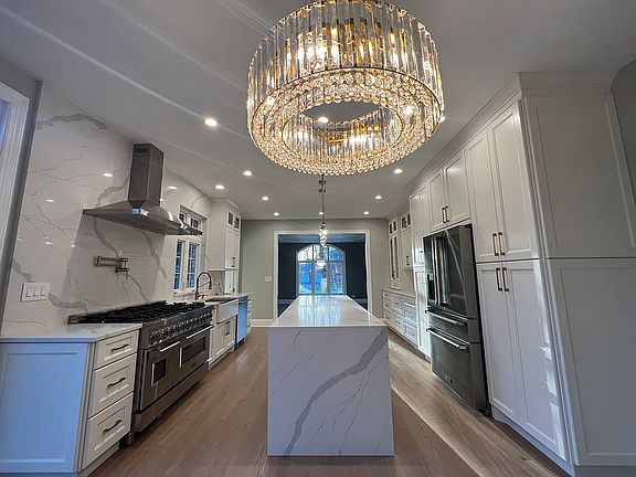 5th image of 14007 S Christina Ln