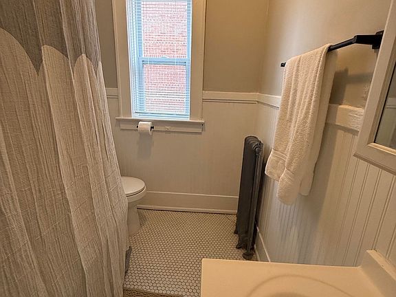 5th image of 145 S Fitzhugh St #1