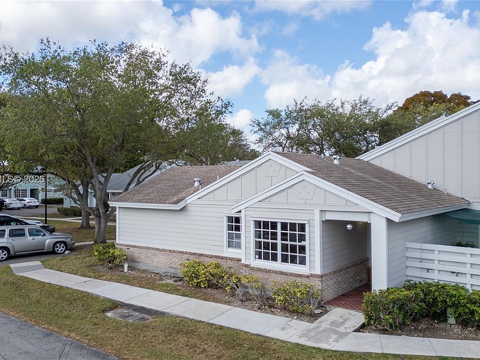 1st image of 13753 SW 149th Circle Ln APT 3-44