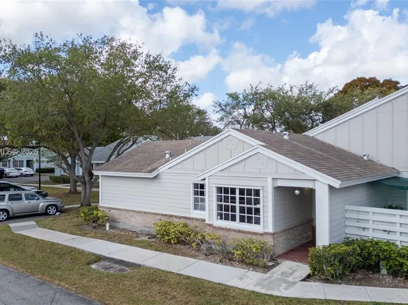 13753 SW 149th Circle Ln APT 3-44, Miami, FL 33186