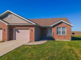 118 W 10th St UNIT B, Gridley, IL 61744